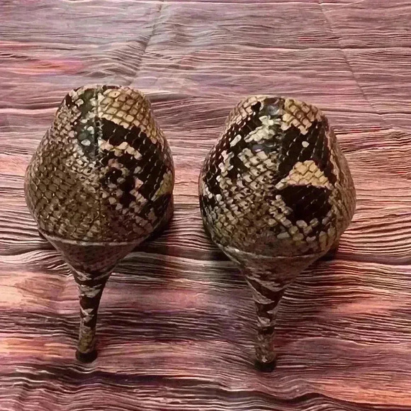 Women’s size 8 Stewart Weitzman Giboya snakeskin, peep tail heels, shoes, pumps - Picture 3 of 6